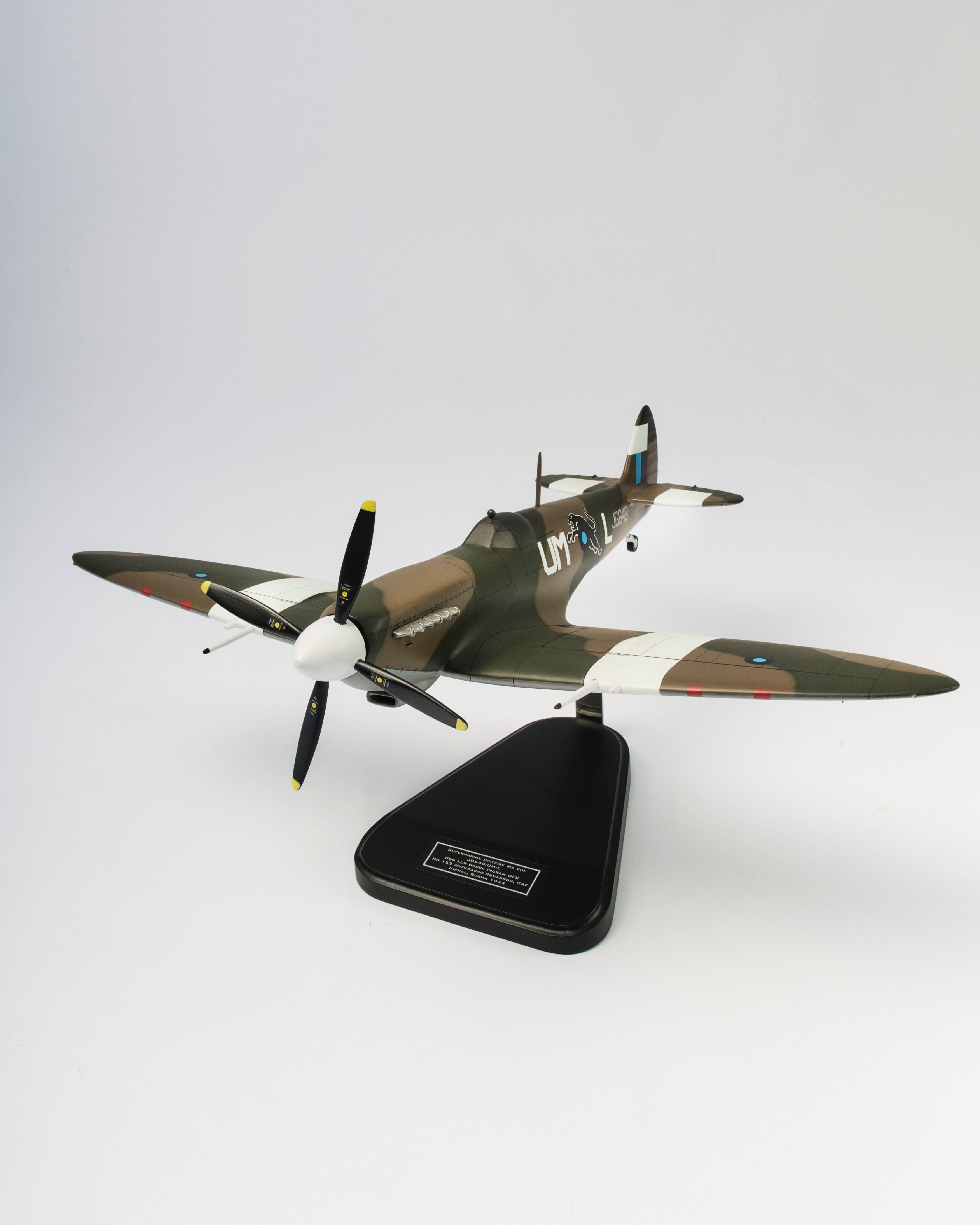 Spitfire Mk VIII – ヴァルカナイズ ロンドン Vulcanize London