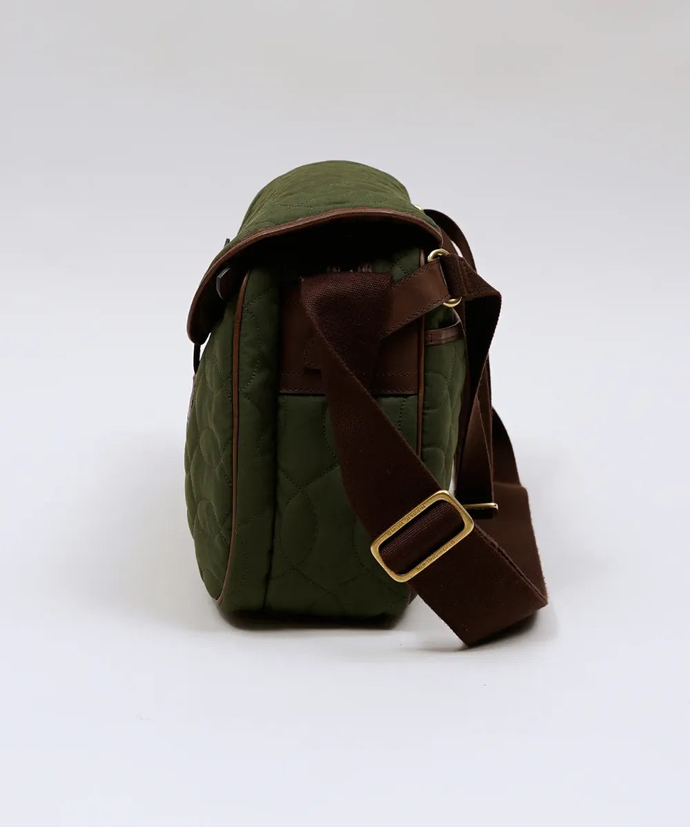 【2026年9月19日（土）全国一斉発売】HUNTING WORLD × Nigel Cabourn オリジナル サファリ エクスプローラ M / ヴェンタイル / グリーン