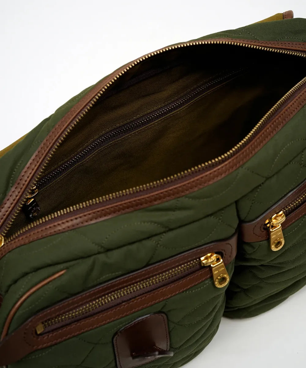 【2026年9月19日（土）全国一斉発売】HUNTING WORLD × Nigel Cabourn オリジナル サファリ エクスプローラ M / ヴェンタイル / グリーン