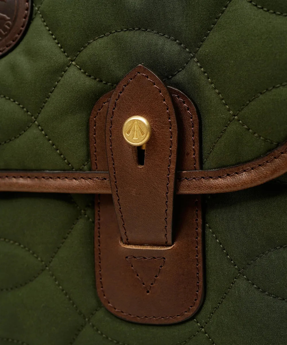 【2026年9月19日（土）全国一斉発売】HUNTING WORLD × Nigel Cabourn ミニ エクスプローラ / ヴェンタイル / グリーン
