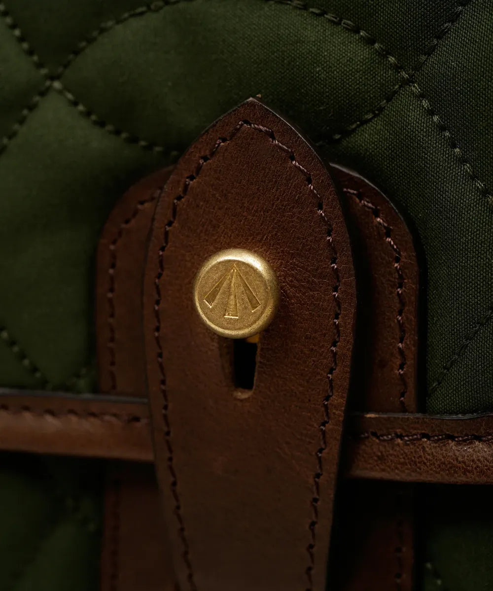 【2026年9月19日（土）全国一斉発売】HUNTING WORLD × Nigel Cabourn ミニ エクスプローラ / ヴェンタイル / グリーン