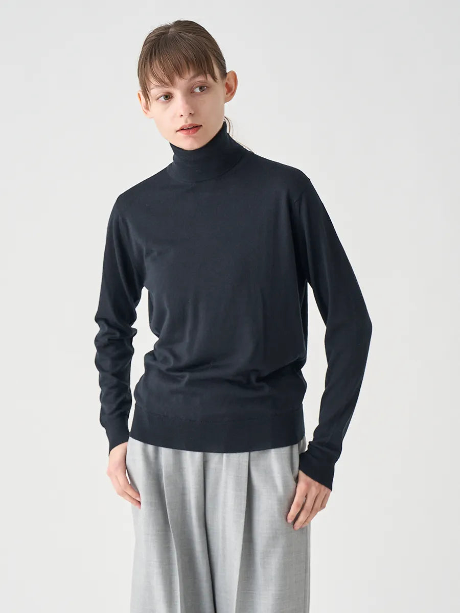 WOMEN / タートルネック長袖ニットプルオーバー LENA 30G MODERN FIT / ブラック