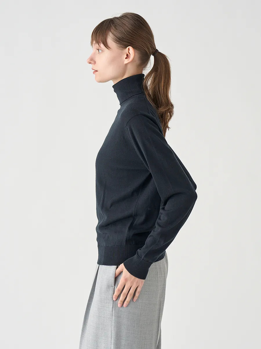 WOMEN / タートルネック長袖ニットプルオーバー LENA 30G MODERN FIT / ブラック