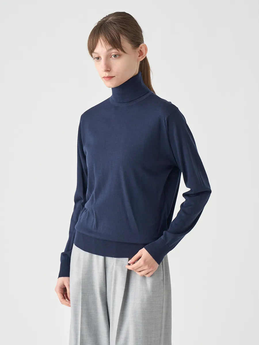 WOMEN / タートルネック長袖ニットプルオーバー LENA 30G MODERN FIT / ミッドナイト