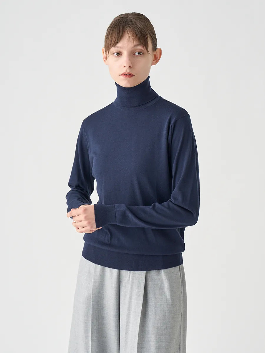 WOMEN / タートルネック長袖ニットプルオーバー LENA 30G MODERN FIT / ミッドナイト