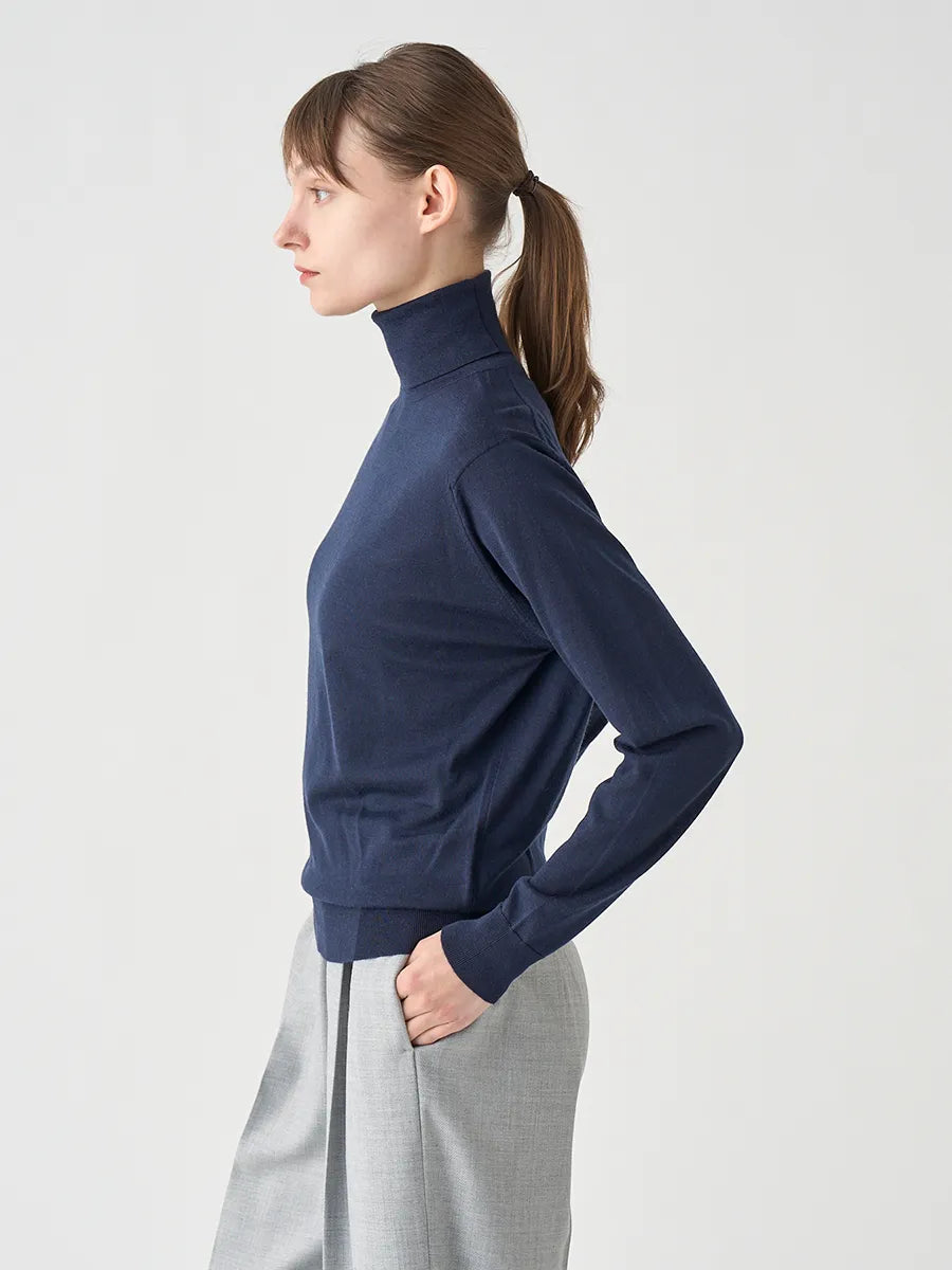 WOMEN / タートルネック長袖ニットプルオーバー LENA 30G MODERN FIT / ミッドナイト