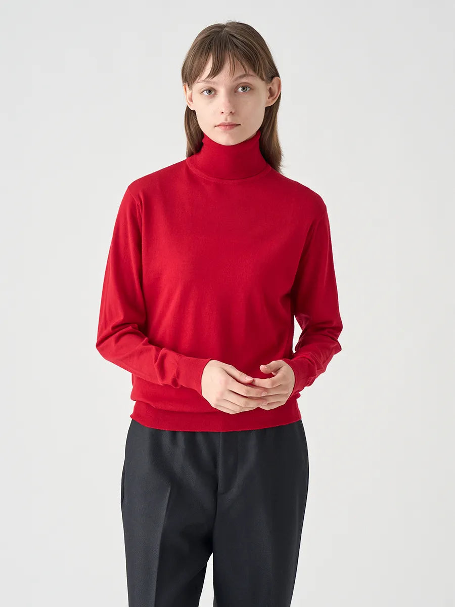 WOMEN / タートルネック長袖ニットプルオーバー LENA 30G MODERN FIT / ルビーレッド