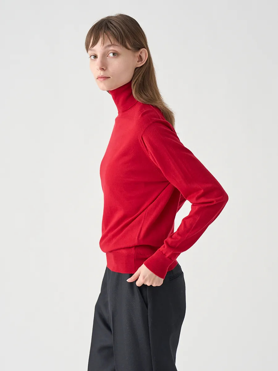 WOMEN / タートルネック長袖ニットプルオーバー LENA 30G MODERN FIT / ルビーレッド